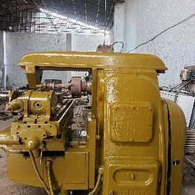 tokar Frezerny stanok