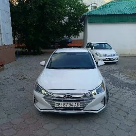 Hyundai Elantra 2019