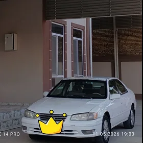 Toyota Camry 2000