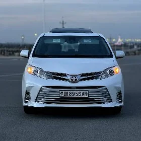 Toyota Sienna 2019