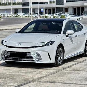 Toyota Camry 2025