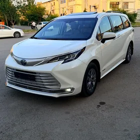 Toyota Sienna 2021
