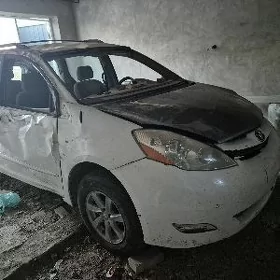 Toyota Sienna 2006