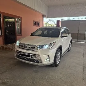 Toyota Highlander 2019