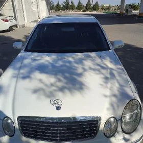 Mercedes-Benz E320 2004