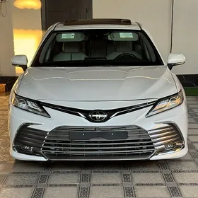 Toyota Camry 2021