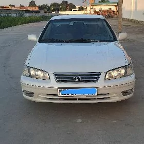 Toyota Camry 2000