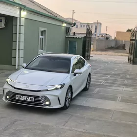 Toyota Camry 2025