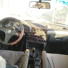 BMW E34 1989
