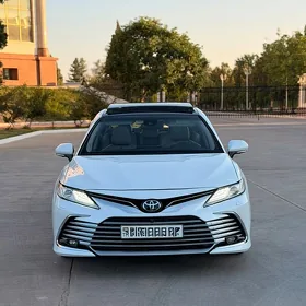 Toyota Camry 2021