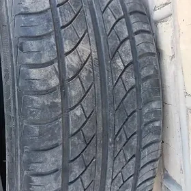235 45 18