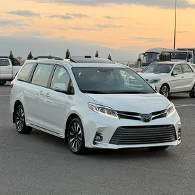 Toyota Sienna 2020