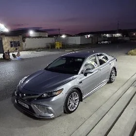 Toyota Camry 2021