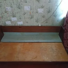 krawat кровать