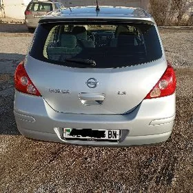 Nissan Versa 2012