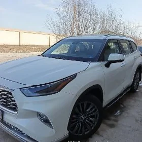 Toyota Highlander 2021