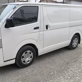 Toyota Hiace 2025