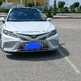 Toyota Camry 2021
