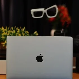 MacBook Pro M2 13 inch 8/256GB