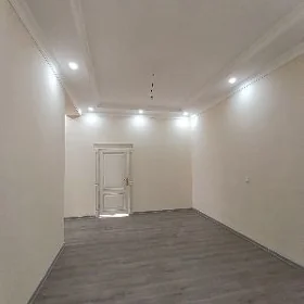 Элитка 1нжи этаж 3комнат 147м²
