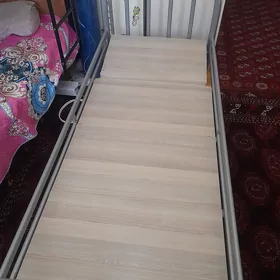 Medisina funksional ortoped krowat