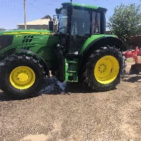 John Deere 2020