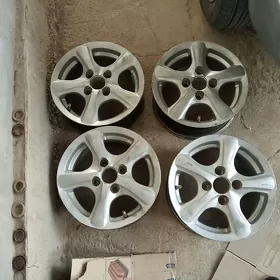 13 lada diska