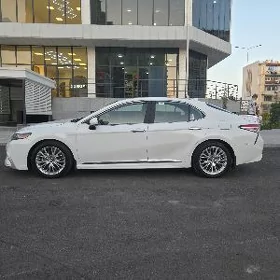 Toyota Camry 2020