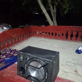 subwoofer 1600