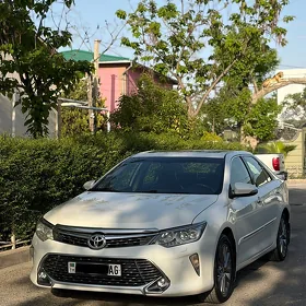 Toyota Camry 2015