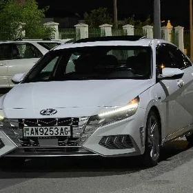 Hyundai Elantra 2022