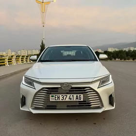 Toyota Yaris 2024