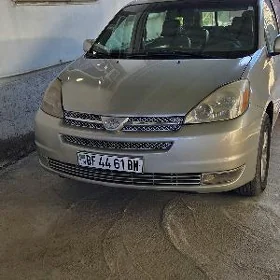 Toyota Sienna 2003