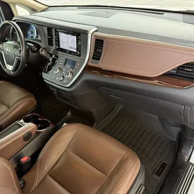 Toyota Sienna 2019