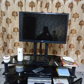 VESTEL 32"