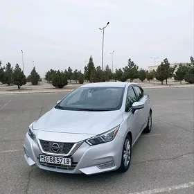 Nissan Versa 2021
