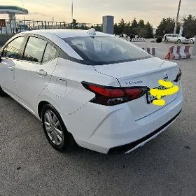 Nissan Versa 2021