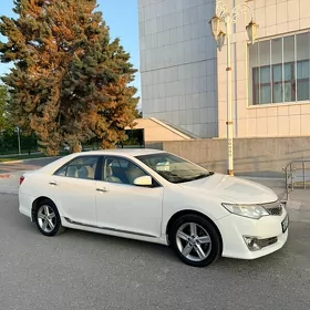 Toyota Camry 2013