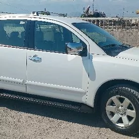Nissan Pathfinder Armada 2005