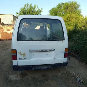 Nissan Urvan 1989