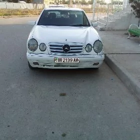 Mercedes-Benz E320 1996