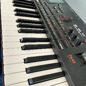 Korg Pa 4