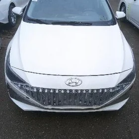 Hyundai Elantra 2022