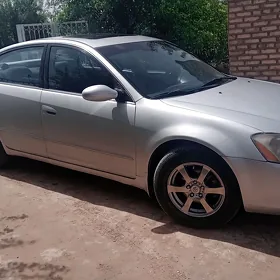 Nissan Altima 2004