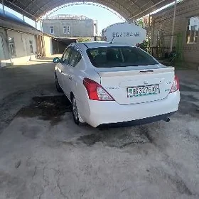 Nissan Versa 2012