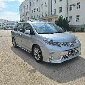 Toyota Sienna 2019