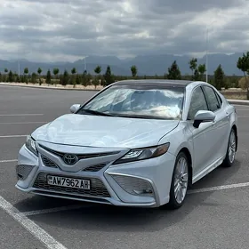 Toyota Camry 2021