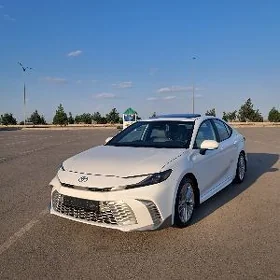 Toyota Camry 2025