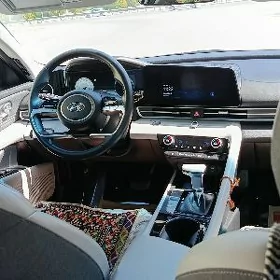 Hyundai Elantra 2021
