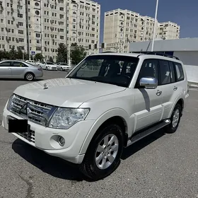 Mitsubishi Pajero 2014